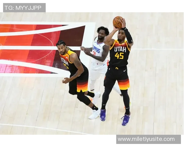 米切尔本赛季三分球火力全开成为联盟首位投进100记三分的球员